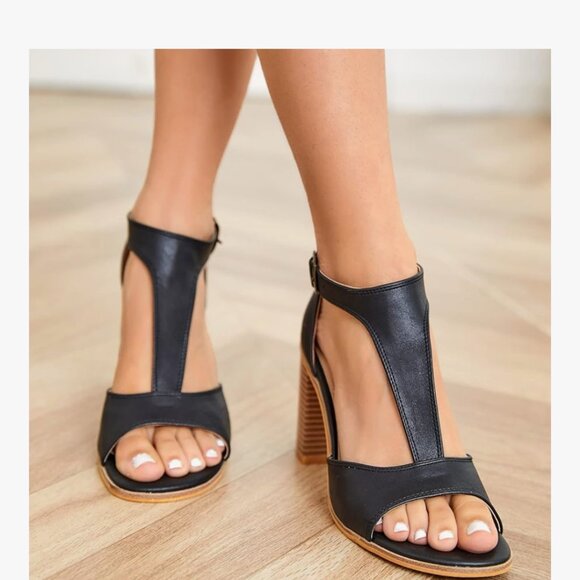 T strap sandal with heels - Picture 6 of 15